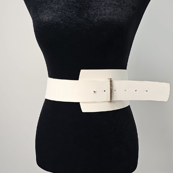 Unique Plus Size White Asymmetrical Belt w Silver Buckle Playful Bold - Picture 1 of 7